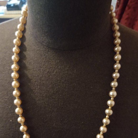 Faux Pearl Necklace - Picture 1 of 3